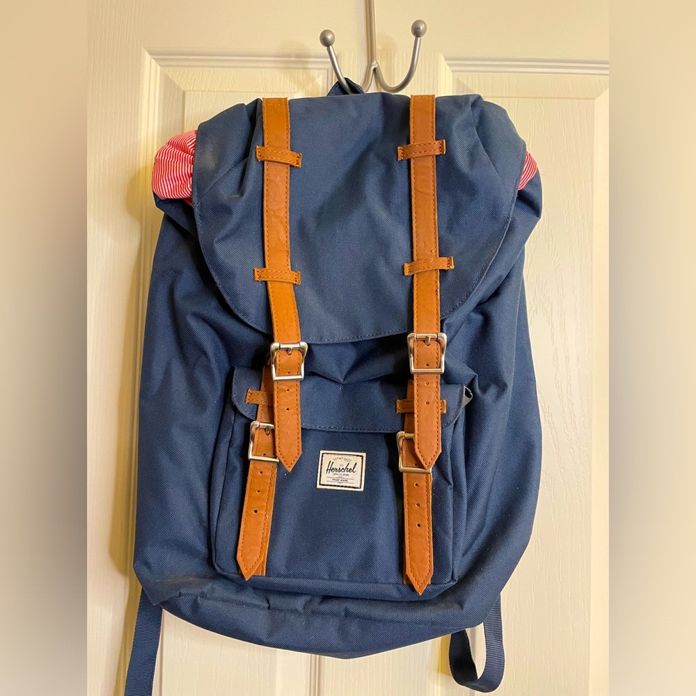 Herschel navy backpack